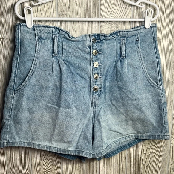 Women American Eagle mom shorts fly button size 12 - Picture 1 of 5